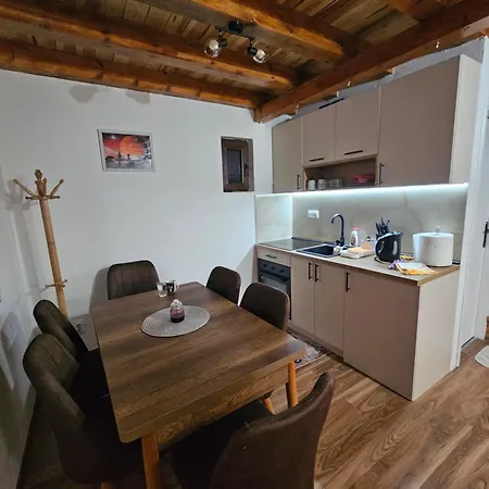 Casa de Férias Brvnara Ispod Stare Kruske