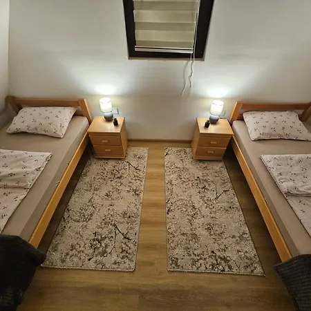 Brvnara Ispod Stare Kruske Casa de Férias *