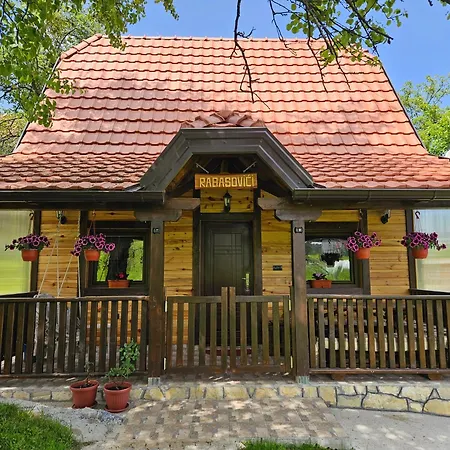 Brvnara Ispod Stare Kruske Casa de Férias